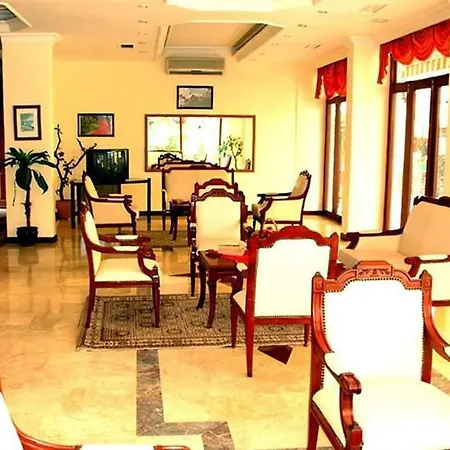 Palace Otel 2*